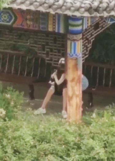 门事件陕西理工大学南区亭子，小情侣户外激情40秒视频，还是年轻好啊！野外操逼 q5a