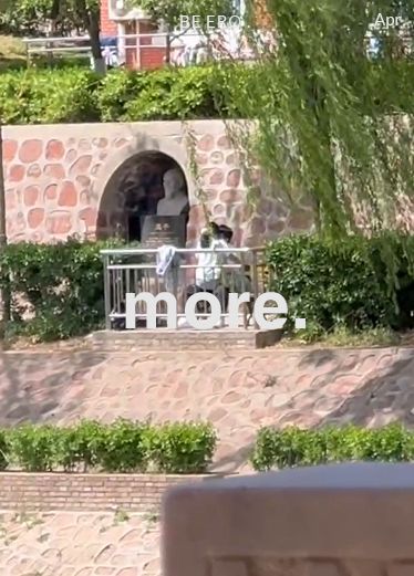 门事件 孟子像前公园长椅做爱 kMF